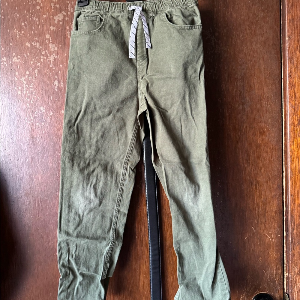 Green Joggers with Drawstring Waistband and Tapered Ankle